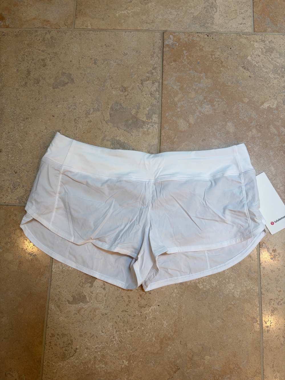 Lululemon women’s Speed Up LR Short 2.5” lined